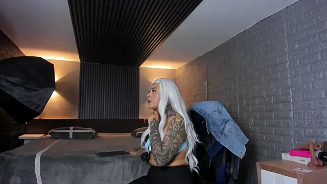 Snapshot of magic_marg chatting on October 31, 2025, 9:00 pm magic marg online show from October 31, 2025, 9:00 pm