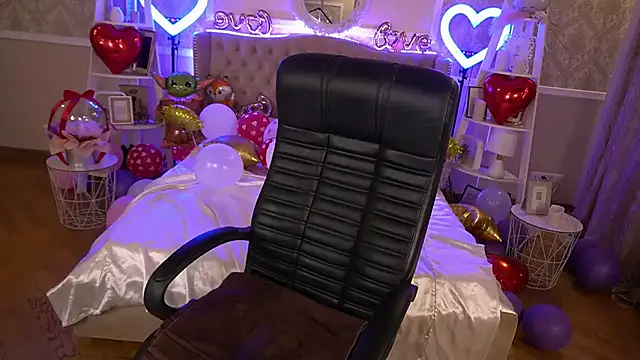 IsabellaFoxyy online show from February 20, 2025, 4:47 pm