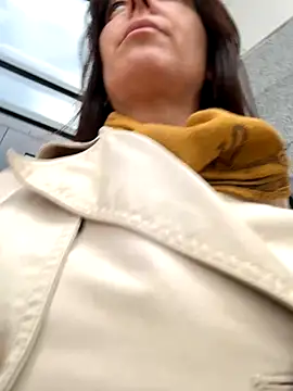 Snapshot of eveangelll chatting on October 11, 2025, 6:47 am eveangelll online show from October 11, 2025, 6:47 am