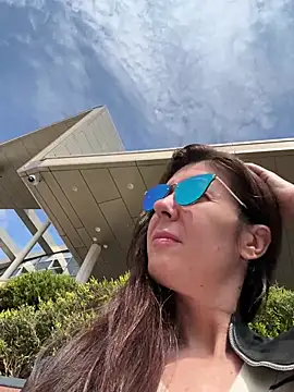 eveangelll online show from April 17, 2026, 8:06 am