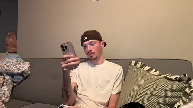 younghungginger online show from November 13, 2025, 12:03 am