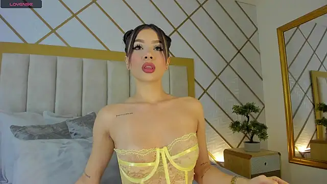 SamanthaClay online show from February 6, 2025, 8:34 pm