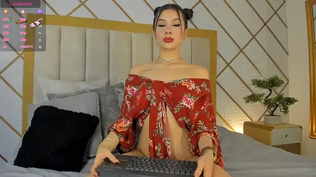 SamanthaClay online show from February 12, 2025, 11:09 pm