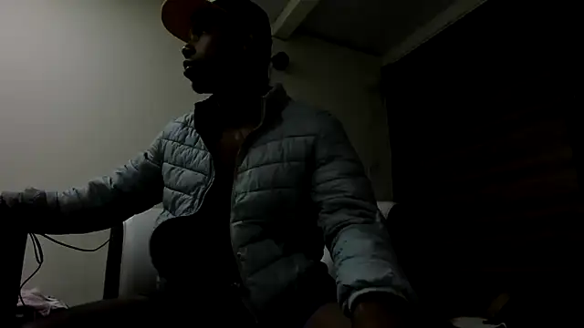 AlejoKhalifa  online show from February 27, 2025, 10:11 am