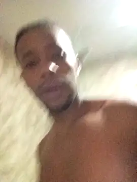 AlejoKhalifa  online show from March 3, 2026, 11:39 am