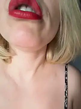 Yourdirtybitch online show from November 13, 2025, 7:45 am