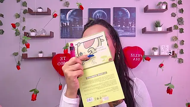 macey elliot  online show from February 18, 2025, 3:31 pm