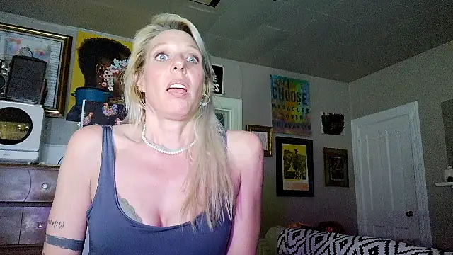 Glamazonx online show from February 20, 2026, 7:10 am