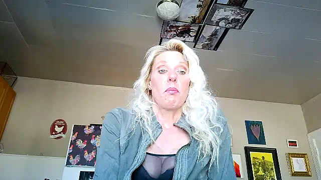 Glamazonx online show from January 18, 2026, 7:06 pm