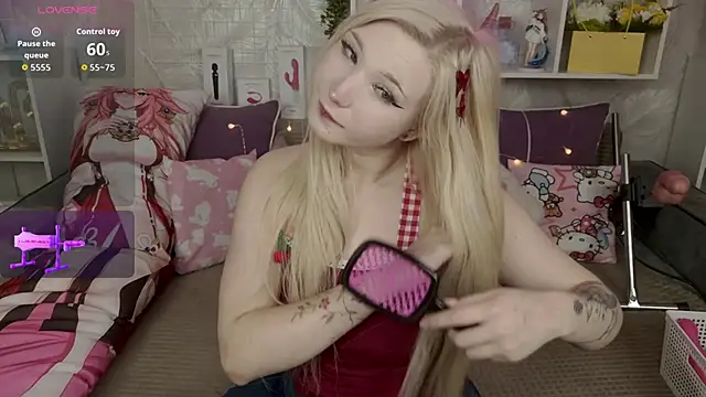 MeowkaKitty online show from November 30, 2025, 1:39 am