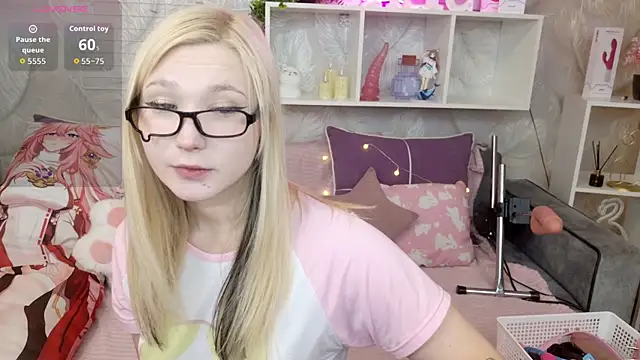 MeowkaKitty online show from October 18, 2025, 1:29 am