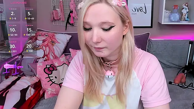 MeowkaKitty online show from February 18, 2025, 4:04 am