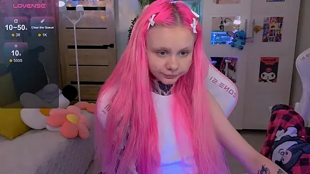 Britney Lynch online show from October 26, 2025, 12:38 pm