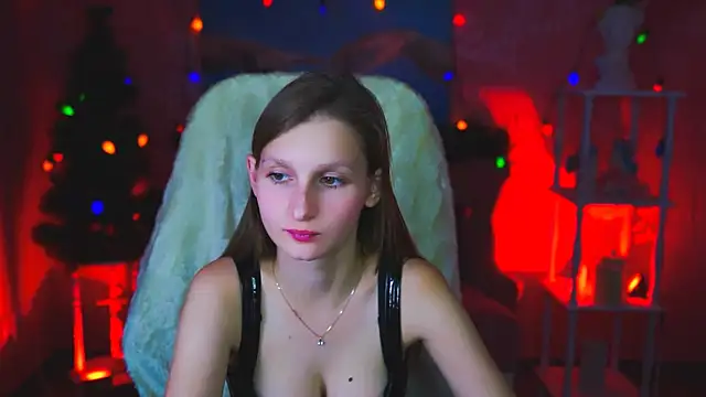 EllaHorton online show from December 7, 2024, 5:04 pm