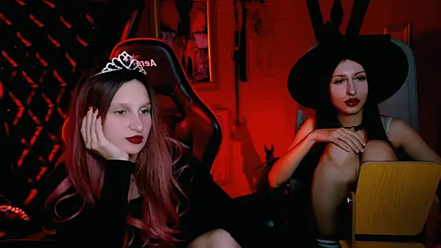 Snapshot of EllaHorton chatting on October 30, 2025, 4:48 pm EllaHorton online show from October 30, 2025, 4:48 pm