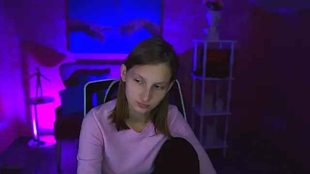 Snapshot of EllaHorton chatting on November 10, 2025, 8:30 am EllaHorton online show from November 10, 2025, 8:30 am