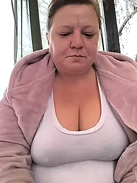 jusichka online show from November 7, 2025, 6:18 am