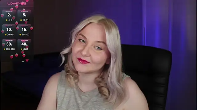 sensual girrrl online show from October 13, 2025, 7:37 pm