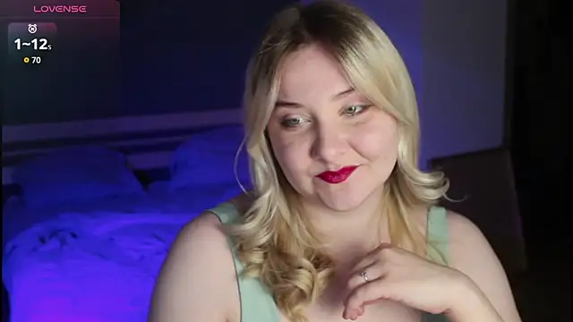 Snapshot of sensual_girrrl chatting on May 5, 2026, 11:41 pm sensual girrrl online show from May 5, 2026, 11:41 pm