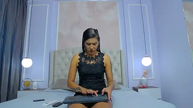 JoannaCox online show from March 5, 2025, 7:17 pm