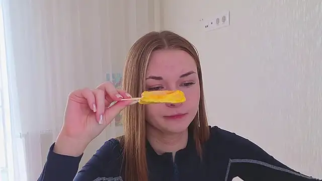 Snapshot of CharryClim chatting on October 20, 2025, 4:14 am CharryClim online show from October 20, 2025, 4:14 am