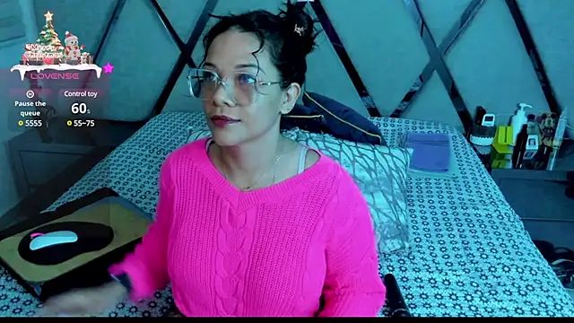 paula daniela1 online show from December 30, 2024, 10:55 pm