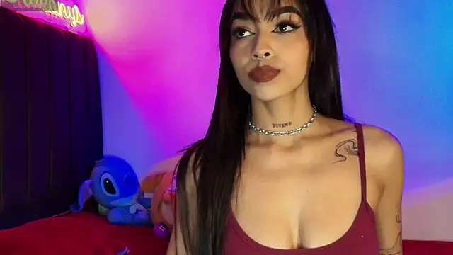 Snapshot of Alleanys_Cristal chatting on October 20, 2025, 9:26 pm Alleanys Cristal online show from October 20, 2025, 9:26 pm