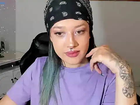 Snapshot of kat_apple chatting on September 18, 2025, 12:35 am kat apple online show from September 18, 2025, 12:35 am