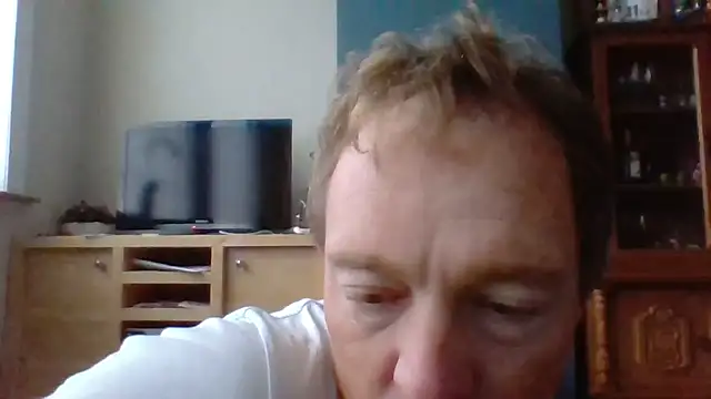 Snapshot of bertolini chatting on November 1, 2025, 7:57 am bertolini online show from November 1, 2025, 7:57 am