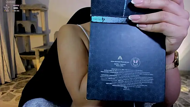 Snapshot of Zarah_Blare chatting on March 15, 2025, 12:36 am Zarah Blare online show from March 15, 2025, 12:36 am