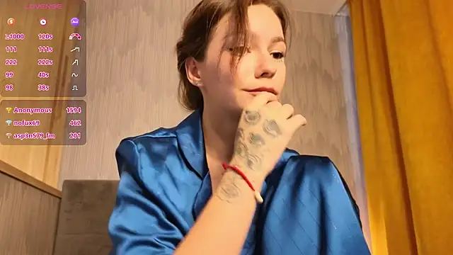 girl with snaketatto0 online show from December 10, 2024, 4:34 am