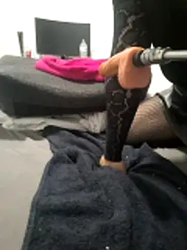 aprilexx online show from April 23, 2026, 6:20 pm