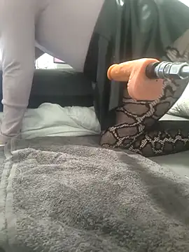 aprilexx online show from February 14, 2026, 7:58 pm