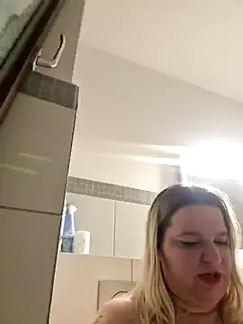 Curvy Lucy online show from February 9, 2025, 8:02 pm