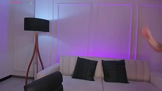 EloisaOlivero online show from October 31, 2025, 11:29 am