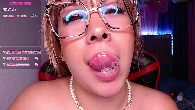 leahtemptation3 online show from December 15, 2024, 9:56 am