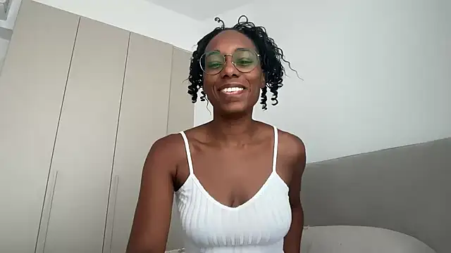 Snapshot of smileybabe chatting on July 18, 2026, 7:39 am smileybabe online show from July 18, 2026, 7:39 am