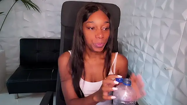 smileybabe online show from January 13, 2025, 8:26 am