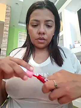 Snapshot of CanelitaPasion chatting on September 23, 2025, 10:17 pm CanelitaPasion online show from September 23, 2025, 10:17 pm