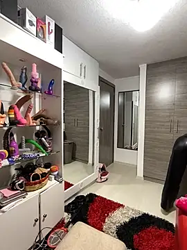 Snapshot of SUUKAM chatting on October 11, 2025, 2:07 pm SUUKAM online show from October 11, 2025, 2:07 pm