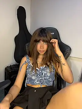  lucy white  online show from May 21, 2026, 12:30 am
