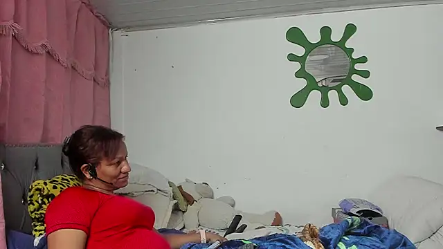 Snapshot of Laflaka22 chatting on October 30, 2025, 10:50 pm Laflaka22 online show from October 30, 2025, 10:50 pm