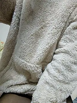 dmmsuzu95 online show from November 18, 2025, 9:51 pm