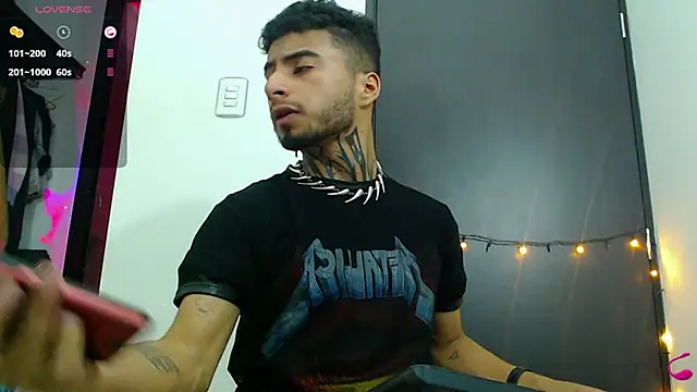 JuanCamiilo 66 online show from March 10, 2025, 4:38 am