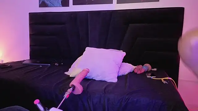 JuanCamiilo 66 online show from April 18, 2026, 4:26 am