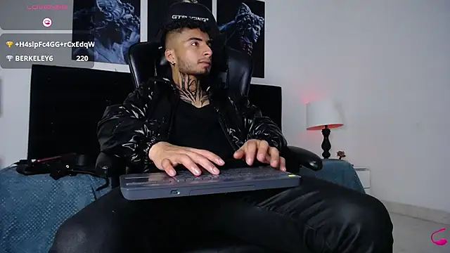 JuanCamiilo 66 online show from February 12, 2025, 6:51 pm