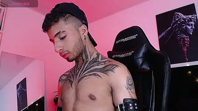 JuanCamiilo 66 online show from February 14, 2025, 3:22 am