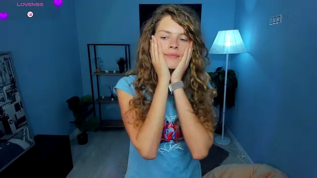 Snapshot of RayaNenlia chatting on October 3, 2025, 5:09 am RayaNenlia online show from October 3, 2025, 5:09 am