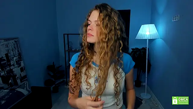 RayaNenlia online show from November 11, 2025, 5:02 am