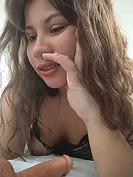 Yara0k online show from November 5, 2025, 11:35 am